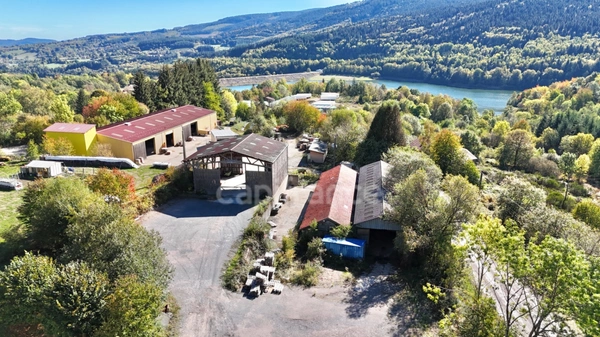 BÂTIMENTS INDUSTRIELS DE 1 815 M², TERRAIN DE 10 353 M², BUREAU DE 40 M², FIBRE OPTIQUE, 2 ACCÈS POIDS LOURDS, RÉSERVE INCENDIE DE 300 M³, TRANSFORMATEUR PRIVÉ 380 V