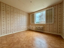 MAISON 75 M2, 3 CHAMBRES, 568 M2 DE TERRAIN CLOS, GARAGE, CAVE, ATELIER, DOUBLE VITRAGE PVC ET VOLETS ALU DE 2015, CHARPENTE/COUVERTURE OK, TF 743€