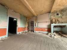 IMMEUBLE DE 420 M2, BUREAUX, 2 GARAGES DE 60 ET 80 M2, CRÉATION PLUSIEURS HABITATIONS, COUR, STATIONNEMENT