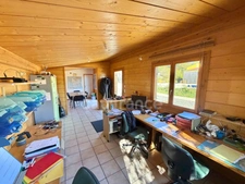 BÂTIMENTS INDUSTRIELS DE 1 815 M², TERRAIN DE 10 353 M², BUREAU DE 40 M², FIBRE OPTIQUE, 2 ACCÈS POIDS LOURDS, RÉSERVE INCENDIE DE 300 M³, TRANSFORMATEUR PRIVÉ 380 V