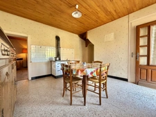 MAISON DE VILLAGE DE 110 M2, TERRAIN DE 3 476 M2, 4 CHAMBRES, DOUBLE GARAGE DE 62 M2, GARAGE, ATELIERS, CAVE VOÛTÉE, TF 251€