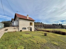 MAISON DE 75 M2 À RÉNOVER, TERRAIN CLOS DE 422 M2, 2 CHAMBRES, TOITURE DE 2024, GARAGE, TOUT-À-L'ÉGOUT