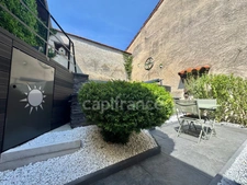MAISON DE VILLAGE, 85 M2, 2 CHAMBRES + DRESSING, FIBRE, PISCINE 2,5 m X 3,5 m, TERRASSES, GARAGE DE 35 M2 AVEC PORTAIL ÉLECTRIQUE, DOUBLE VITRAGE, CUISINE ÉQUIPÉE, CAVE VOUTÉE