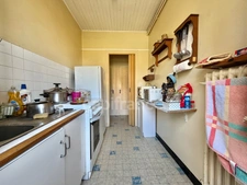 MAISON DE VILLAGE DE 110 M2, TERRAIN DE 3 476 M2, 4 CHAMBRES, DOUBLE GARAGE DE 62 M2, GARAGE, ATELIERS, CAVE VOÛTÉE, TF 251€