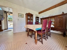 MAISON MITOYENNE DE 92 M2, TERRAIN DE 785 M2, 3 CHAMBRES, GARAGE DE 26 M2, SOURCE, CAVE, TRAVAUX À PRÉVOIR