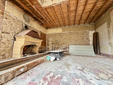 MAISON À RÉNOVER DE 480 M2 SUR 4 NIVEAUX, TERRAIN DE 623 M2, DÉPENDANCES, PROXIMITÉ DES COMMERCES