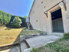 MAISON MITOYENNE DE 50 M2, TERRAIN DE 86 M2, UNE CHAMBRE ET UN BUREAU, FIBRE, DOUBLE VITRAGE DE 2009, TOUT-À-L'ÉGOUT, COUVERTURE DE 2010, UN GRENIER de 30 M2, TF 152€