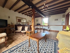 MAISON EN PIERRE DE 150 M2, 4 CHAMBRES, TERRAIN DE 2 000 M2 + 9 383 M2 EN FERMAGE, COMBLES AMÉNAGEABLES DE 75 M2, PUITS, GARAGE DE 40 M2, FIBRE OPTIQUE, CAVES, GROS TRAVAUX À PRÉVOIR