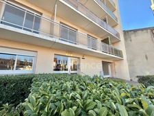 APPARTEMENT T1 27 M2, CENTRE VILLE, PROCHE IUT, BALCON, CAVE, 1ER ÉTAGE AVEC ASCENSEUR, LUMINEUX.