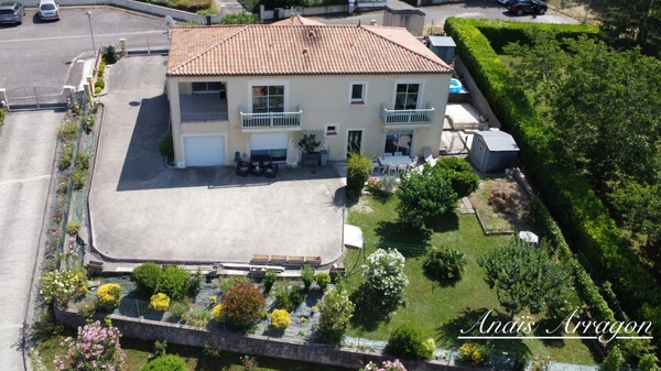Maison à vendre 8 pièces PUJOLS (47)