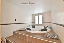 Demeure d’exception de 250 m² avec piscine, tennis et parc arboré à Saint-Sylvestre-sur-Lot(47)