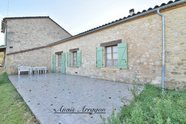 Bâtisse en pierre 150 m² + grange 113 m² – Terrain 3 000 m² – Montayral à 2 min commerces (47)