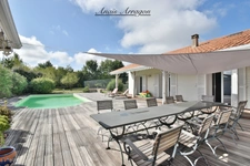 Demeure d’exception de 250 m² avec piscine, tennis et parc arboré à Saint-Sylvestre-sur-Lot(47)
