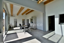 Rare sur le secteur : maison de caractère avec grand parc, autonomie électrique et possibilité 3 chambres, à 1 km de Pézenas.