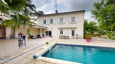 Secteur Quai du Rhône- maison individuelle rénovée 6P de 157,30 m² - confort et volumes - piscine 
