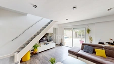 Secteur Quai du Rhône- maison individuelle rénovée 6P de 157,30 m² - confort et volumes - piscine 