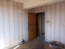 Ensemble immobilier à rénover comprenant maison de ville, appartement et 2 anciens ateliers de coutellerie