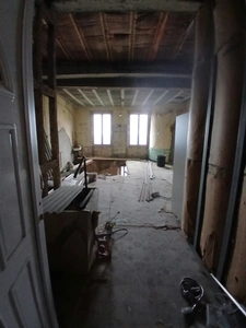 IMMEUBLE DE CARACTÈRE À FORT POTENTIEL D’INVESTISSEMENT chargé d'histoire– CENTRE-VILLE DE THIERS (63300)