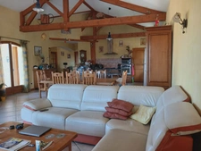 Superbe maison avec vue exceptionnelle à Vic le comte (63)