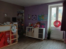 ensemble immobilier à saisir au creux de l'enfer (un T6 habitable, un grand t2 à restaurer, 2 caves , un garage et possibilités supplémentaires