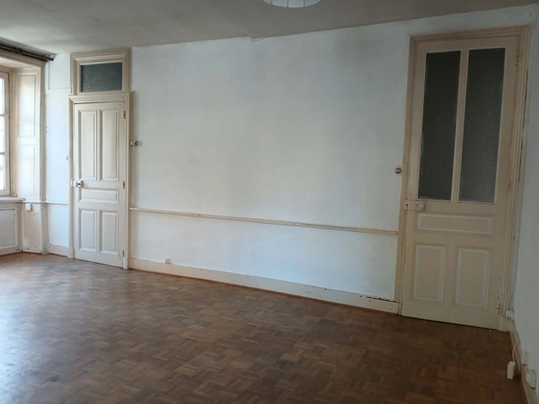 Appartement 2 pièces lumineux avec cachet – Idéal résidence ou investissement