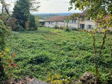 IMMEUBLE DE CARACTÈRE À FORT POTENTIEL D’INVESTISSEMENT chargé d'histoire– CENTRE-VILLE DE THIERS (63300)