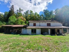 Fermette de caractère avec 3,6 hectares de terrain – Hameau de Sermentizon