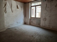 IMMEUBLE DE CARACTÈRE À FORT POTENTIEL D’INVESTISSEMENT chargé d'histoire– CENTRE-VILLE DE THIERS (63300)