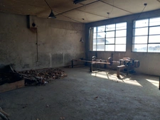 Ensemble immobilier à rénover comprenant maison de ville, appartement et 2 anciens ateliers de coutellerie