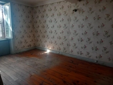 Ensemble immobilier à rénover comprenant maison de ville, appartement et 2 anciens ateliers de coutellerie