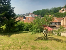 T5 jardin et garage hypercentre THIERS (63)