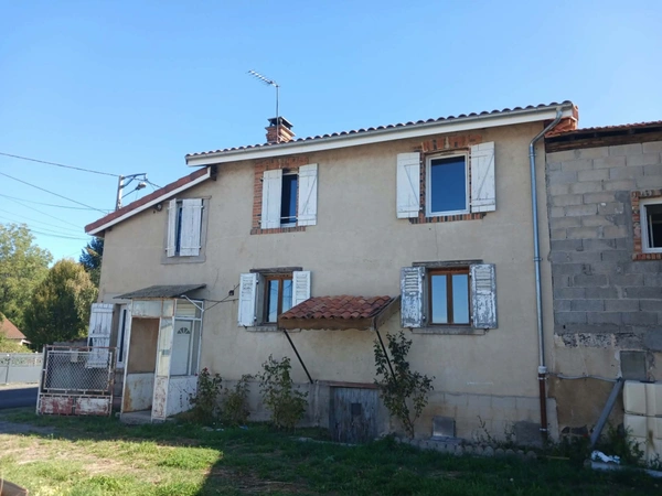 Maison de charme avec dépendances (refaite à neuf pour la vente) sur 1 391 m² de terrain – Paslière