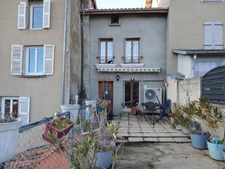 maison de ville très spacieuse Thiers