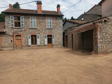 Bellevue – Thiers | Maison de caractère avec 1 200 m² de terrain et fort potentiel
