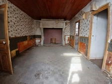 IMMEUBLE DE CARACTÈRE À FORT POTENTIEL D’INVESTISSEMENT chargé d'histoire– CENTRE-VILLE DE THIERS (63300)