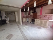 🏡 Maison de bourg à La Roche – 3 chambres + grenier – Garage – Idéale famille ou projet locatif