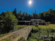 Fermette de caractère avec 3,6 hectares de terrain – Hameau de Sermentizon