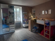 ensemble immobilier à saisir au creux de l'enfer (un T6 habitable, un grand t2 à restaurer, 2 caves , un garage et possibilités supplémentaires