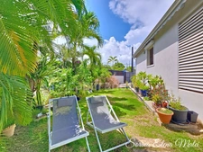 Bright villa with cathedral ceiling and swimming pool, in the heart of everything