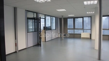 Local/bureau à vendre ROUBAIX (59)Bureau hyper centre, récents 225 m² + 5 parkings couverts en zone franche et QPPV