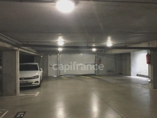 Parking en residence sécurisé à vendre LILLE (59) vendu occupé, au carrefour des rues Iéna, des Postes , Wazemmes.