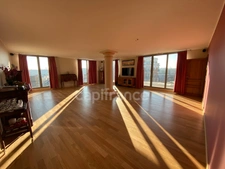Appartement à vendre 5 pièces ROUBAIX (59) Centre-ville 131m², 2/3 chambres,  bureau, terrasse 65m², garage .