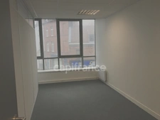 Dpt Nord (59), à vendre ROUBAIX immeuble de rapport Bureau 67m2 centre-ville en zone franche et QQPV au pied des transports .