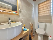 À VENDRE – VILLA T5/6 À RÉNOVER DE 181,60 m² – À 200 M DE LA PLAGE – L’HERMITAGE LES BAINS 97434