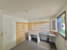 À vendre SAINT-LOUIS CENTRE – MAISON T3 DE PLAIN-PIED À RÉNOVER – TERRAIN DE 120 M²
