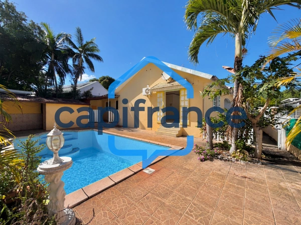 A vendre Villa T4 avec piscine et garage – La Rivière Saint-Louis 97421