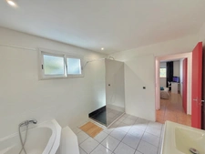 À vendre – Villa T7 avec piscine, jacuzzi et fort potentiel locatif – Petite-Île (97429)
