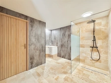 À vendre – Villa 7 pièces rénovée avec piscine à L’Étang-Salé-les-Bains (97427)