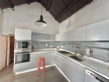 À VENDRE – Une authentique maison créole du XIXᵉ siècle à Saint-Louis (97450), un bien d'exception chargé d'histoire.