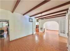À VENDRE – VILLA T5/6 À RÉNOVER DE 181,60 m² – À 200 M DE LA PLAGE – L’HERMITAGE LES BAINS 97434